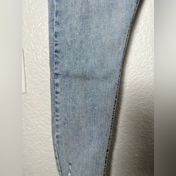 Topshop Jamie High Waisted Skinny Light Blue Fade Jean with Chew Hem - Picture 6 of 6